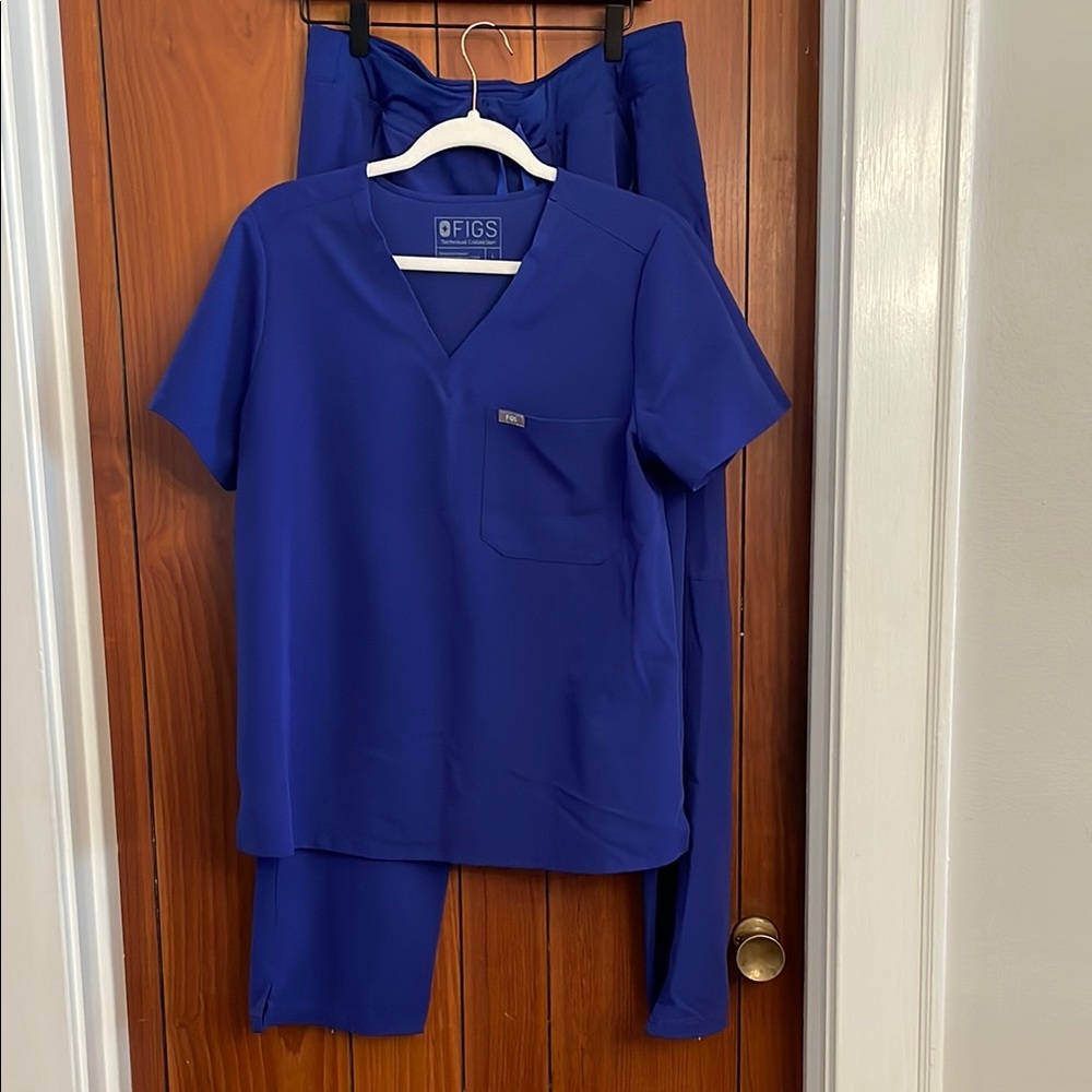 Figs Women's Blue Casma One Pocket Top Kade Cargo Pants Scrub Set Large